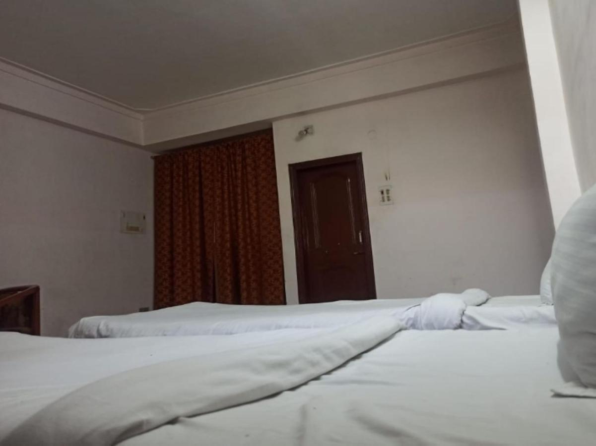 Oyo 80830 Hotel Buddha International 부다가야 외부 사진