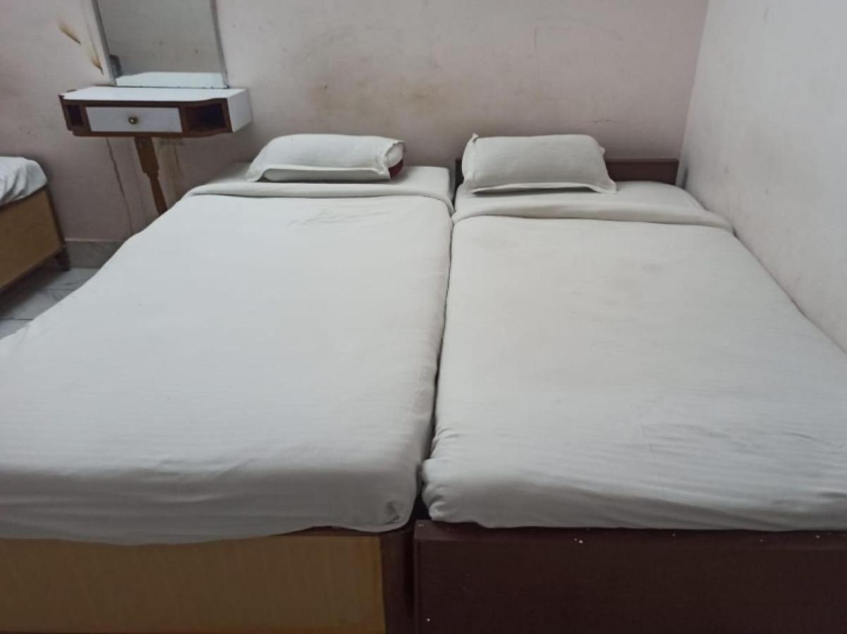 Oyo 80830 Hotel Buddha International 부다가야 외부 사진