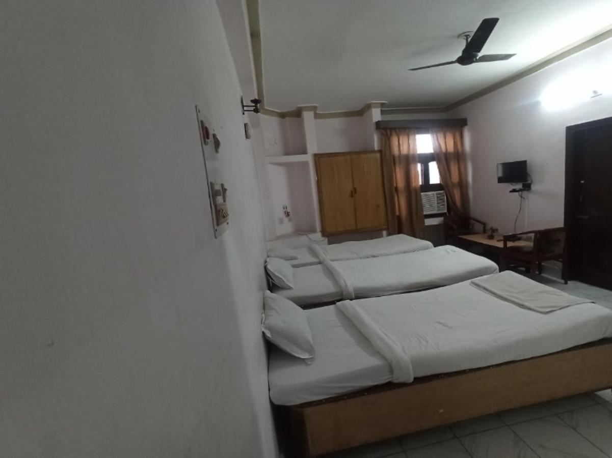 Oyo 80830 Hotel Buddha International 부다가야 외부 사진